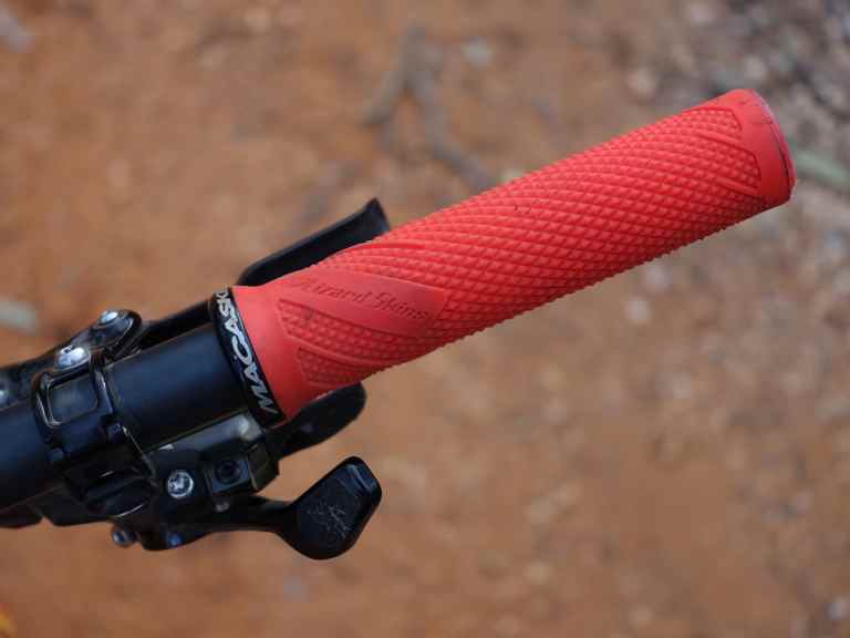 Review | The Lizard Skins MacAskill lock-ons are ideal for thin-grip lovers