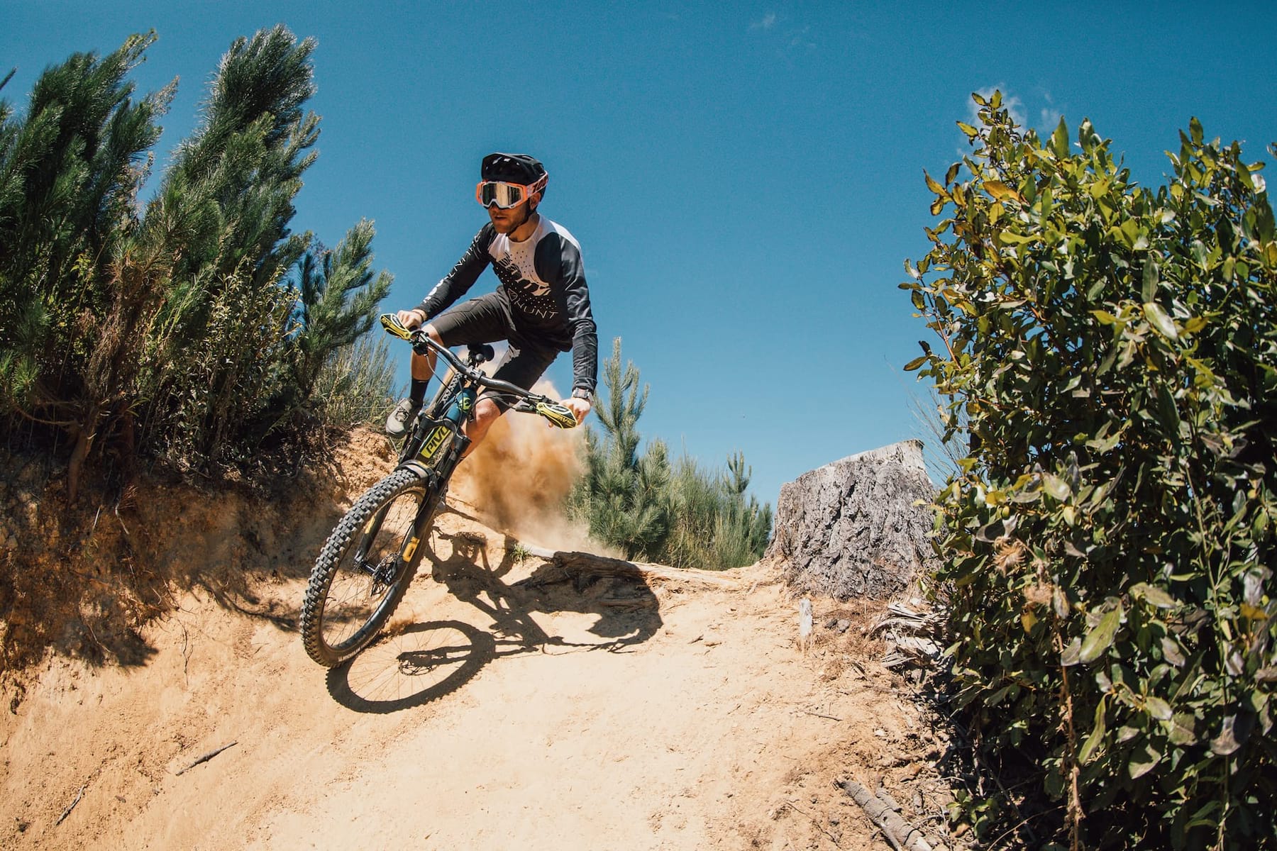 Matt Stuttard and Sophie Tyas Join The Hunt Wheels Racing Squad