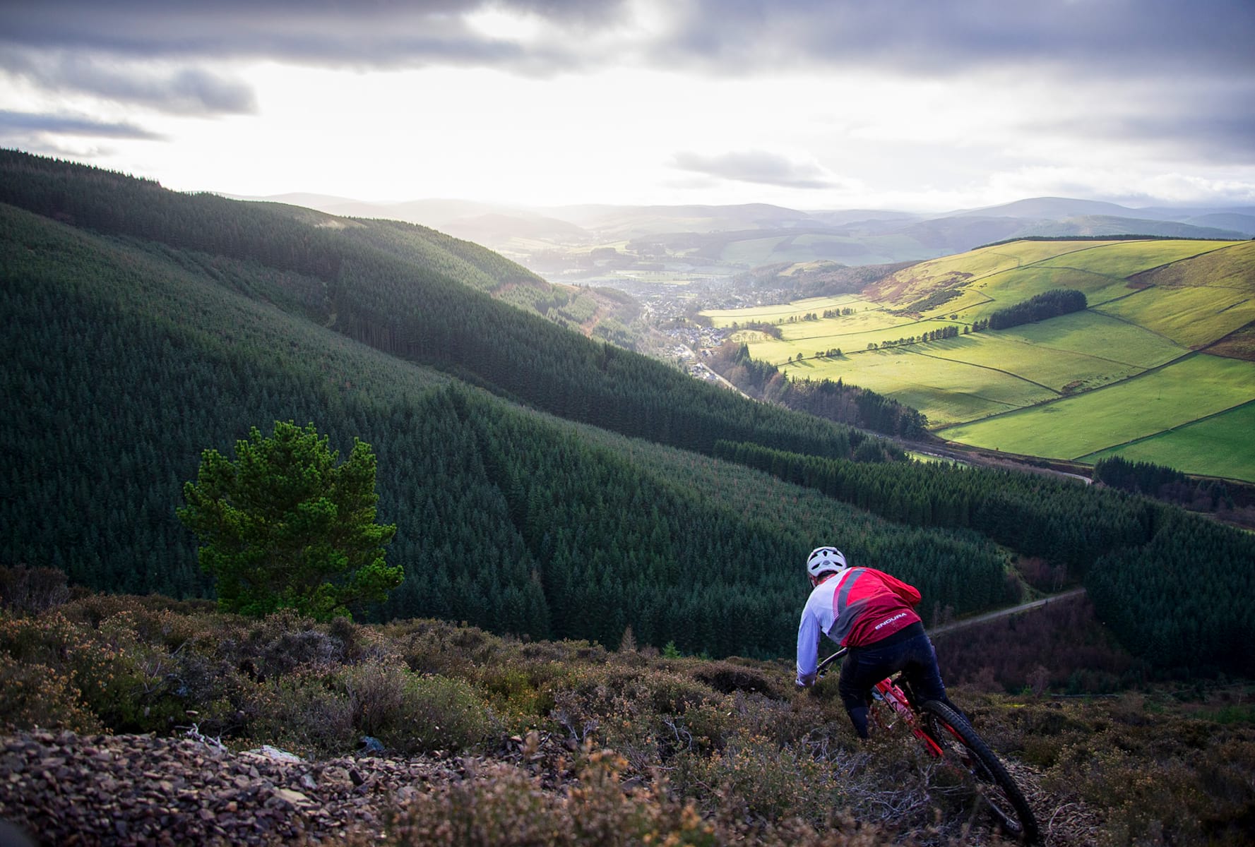 pete scullion Ruaridh Cunningham singletrack issue 123 innerleithen