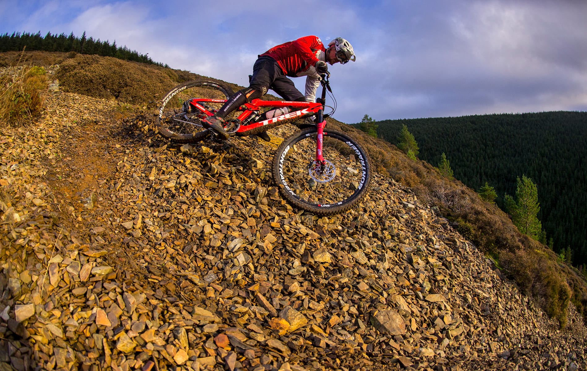pete scullion Ruaridh Cunningham singletrack issue 123