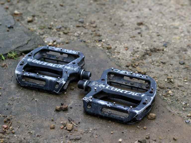 Review | Chromag Contact Flat Pedals – Nip Your Cranks, Not Your Shins