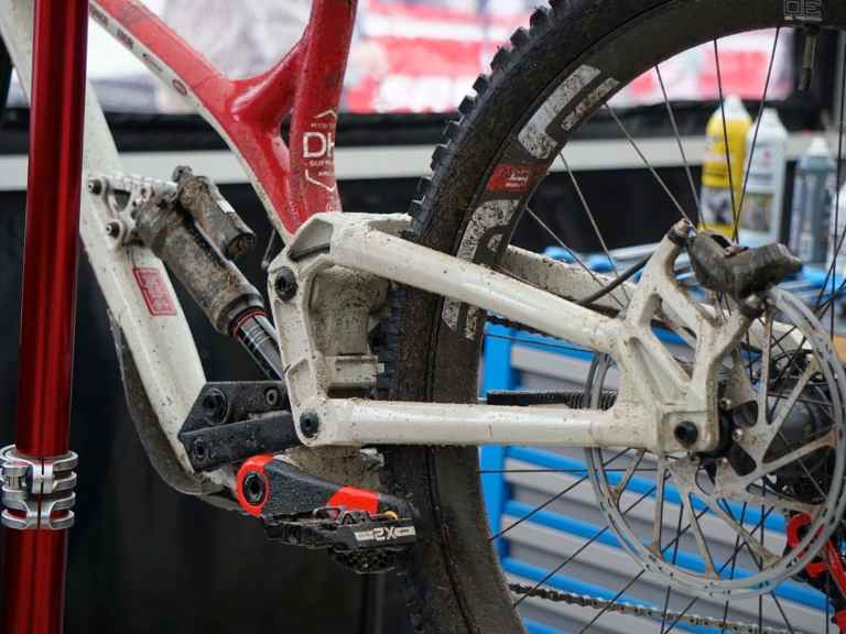 Spotted At Fort William: The New Commencal Supreme DH bike
