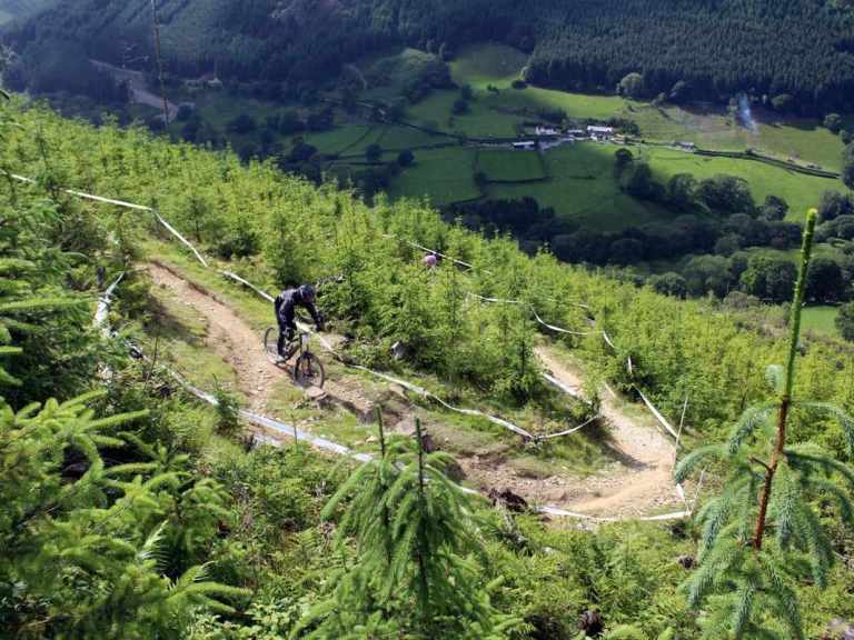 #MakingUpTheNumbers | Whiplash, gravel rash and headaches – National DH Series, Rd 3 Bala