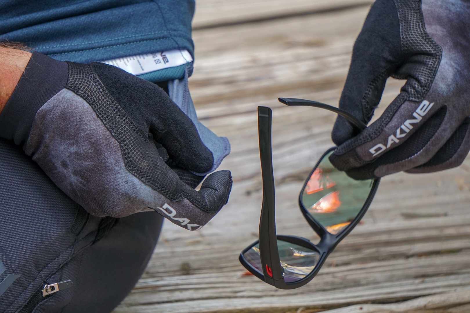 Dakine Thrillium Glove Details