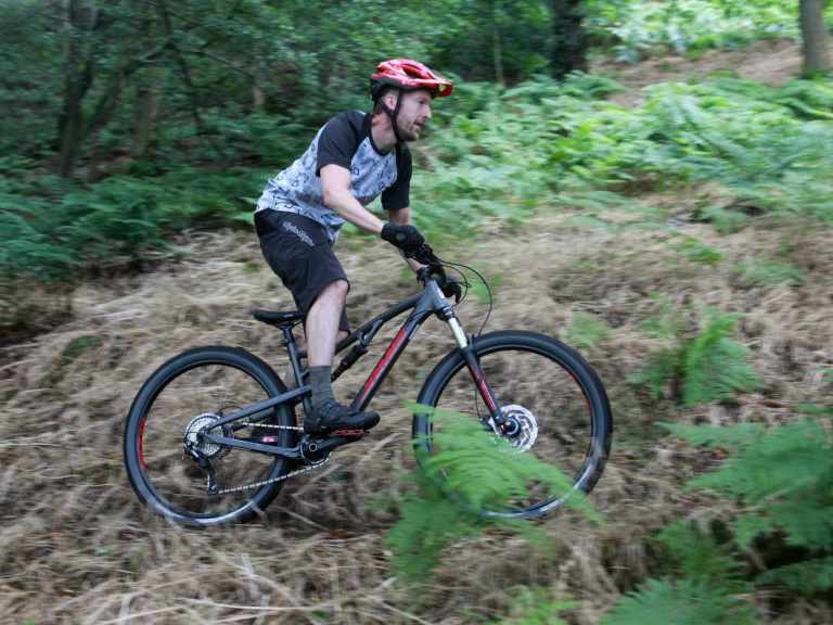 Review | Jamis Dakar A2 – A Budget Full Bouncer