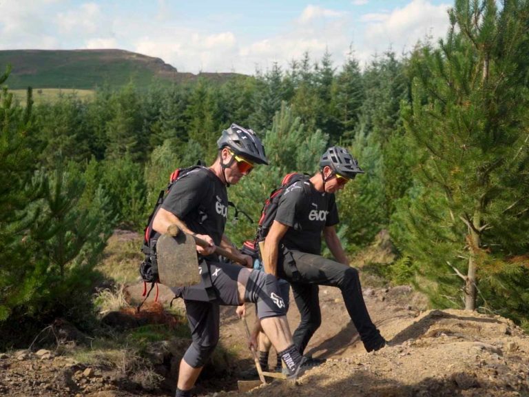 Ard Moors Trail Crew Get Their Build On With Chris Akrigg