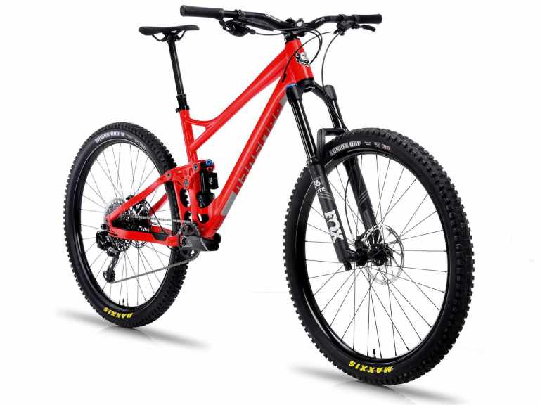 Banshee release the new big travel Titan and 26in wheel compatible Rune V3