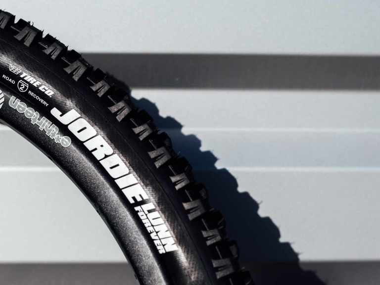 Jordie Lunn VeeTire Flow Snap tyres launched to raise money for Road2Recovery!