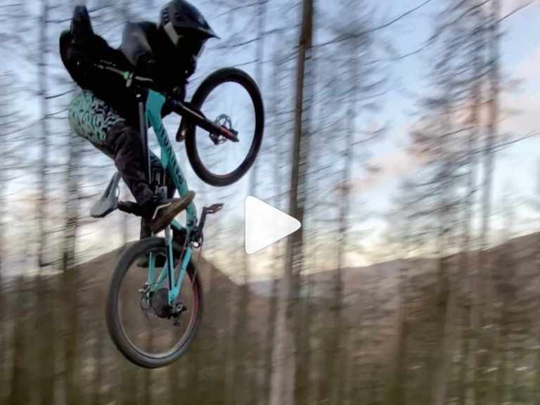 Tahnee and Kaos Seagrave Post Videos Riding new Canyon bikes