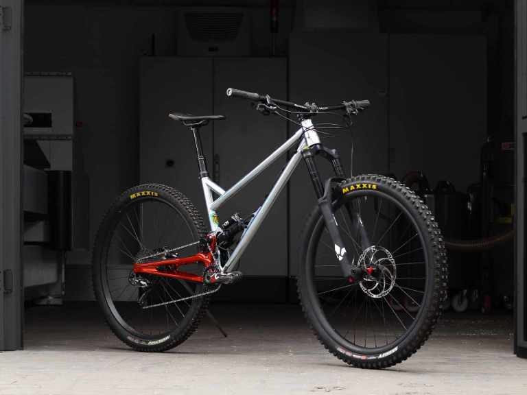 Actofive Cycles P-Train mixes steel, high-pivots and CNC alloy in one sexy frame