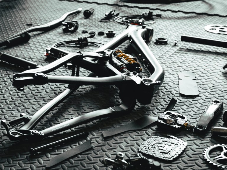 Matt Simmonds | Privateer 161 Öhlins Build