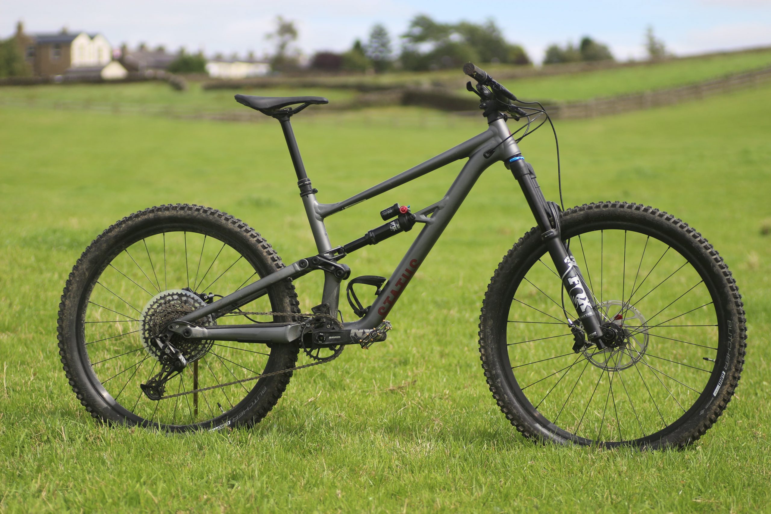 status 2021 specialized status mountain bike