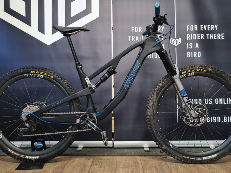 541mm Reach! Bird Introduces its first carbon bike the Aether 9C