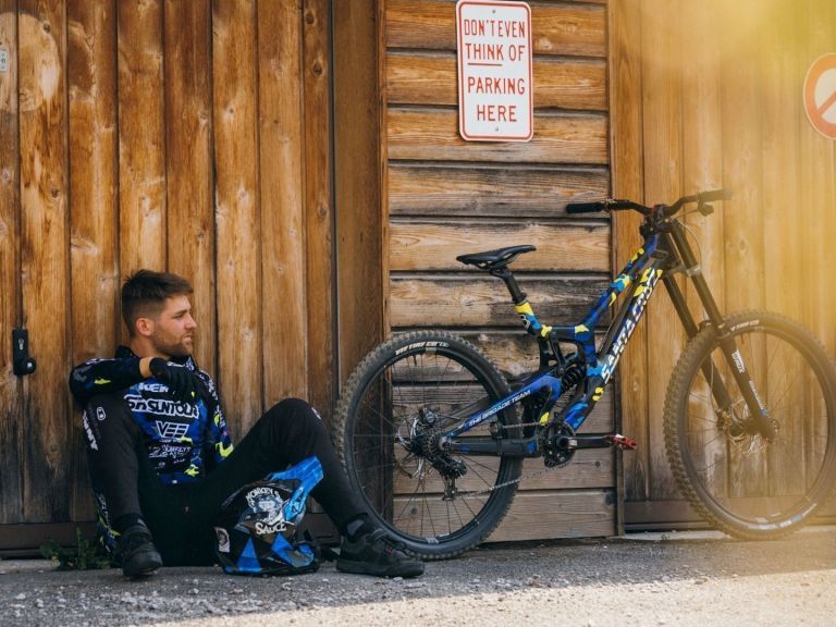 Bike Check: Rudy Cabirou’s The Brigade Team Custom V10