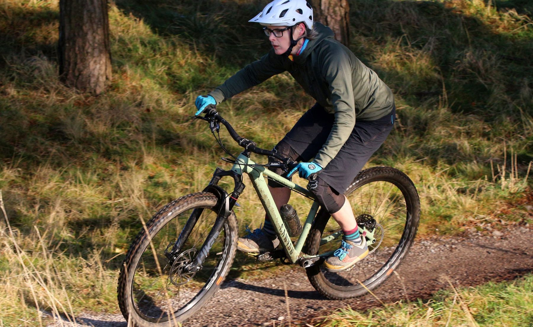 canyon stoic 2021 hardtail hannah dobson riding