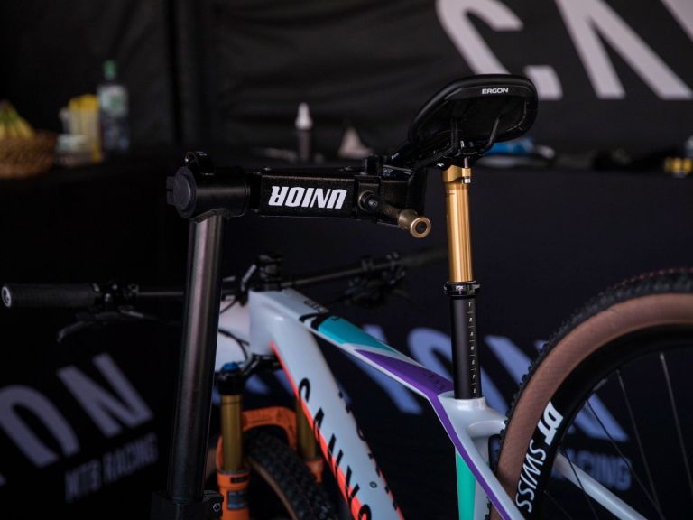 Fox Transfer SL is lighter and fits 27.2mm framesets!