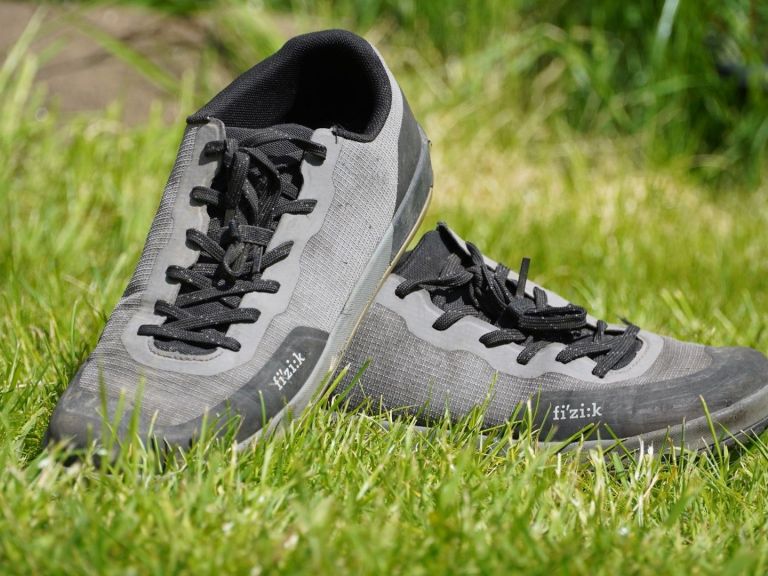 Review: Fi’zi:k Gravita Versor Flat Shoes