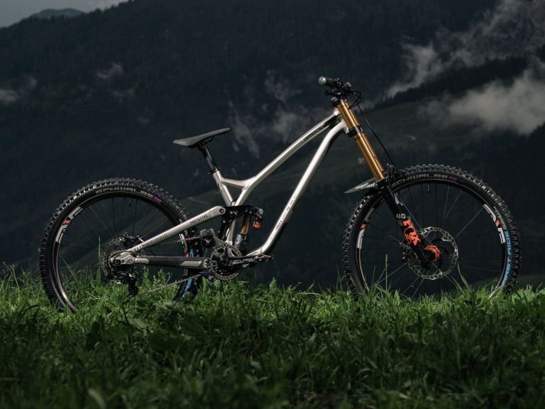 Commencal will be racing a prototype DH bike with Virtual High Pivot this season!