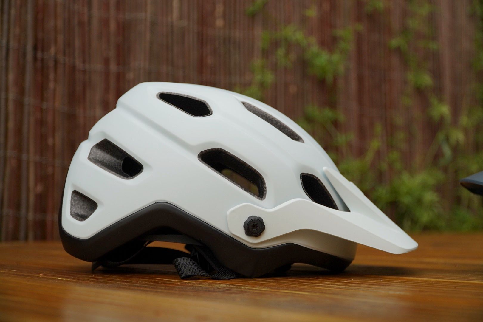 First Look and Giveaway | 3 x Giro Source MIPS Helmet to be won!