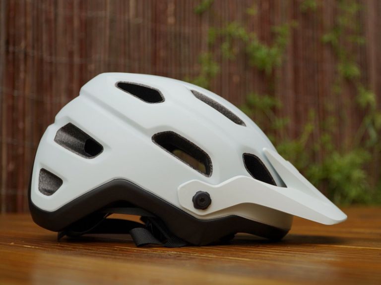 First Look and Giveaway | 3 x Giro Source MIPS Helmet to be won!