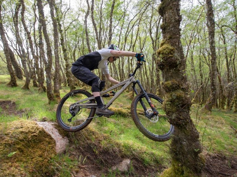 Video | Watch Joe Barnes shred on the new Orange Alpine Evo!