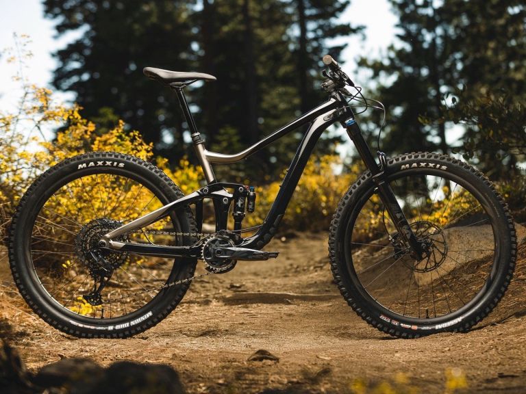 2022 Giant Trance X is a 27.5 trail bike built for fun