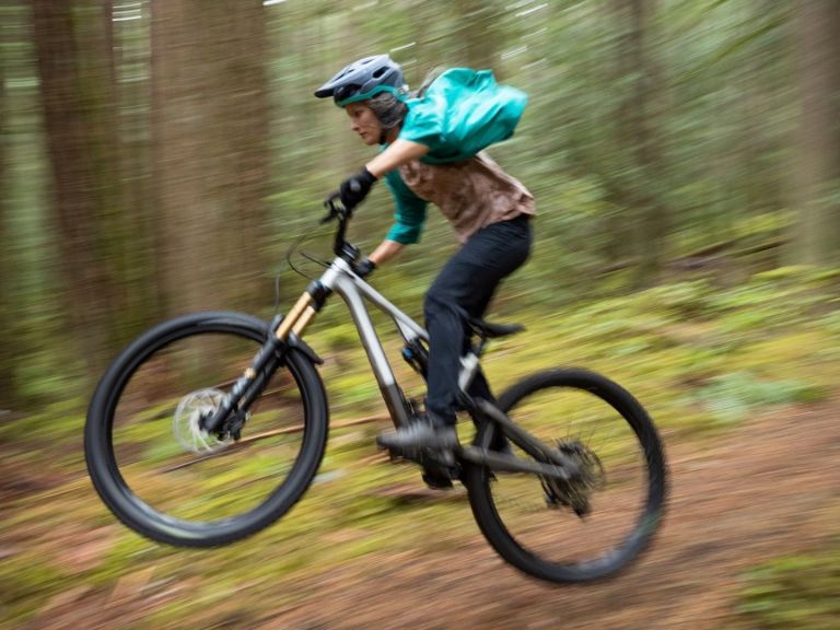 2022 Specialized Stumpy Evo Alloy boasts adjustable headset, BB height and mullet wheel compatibility!