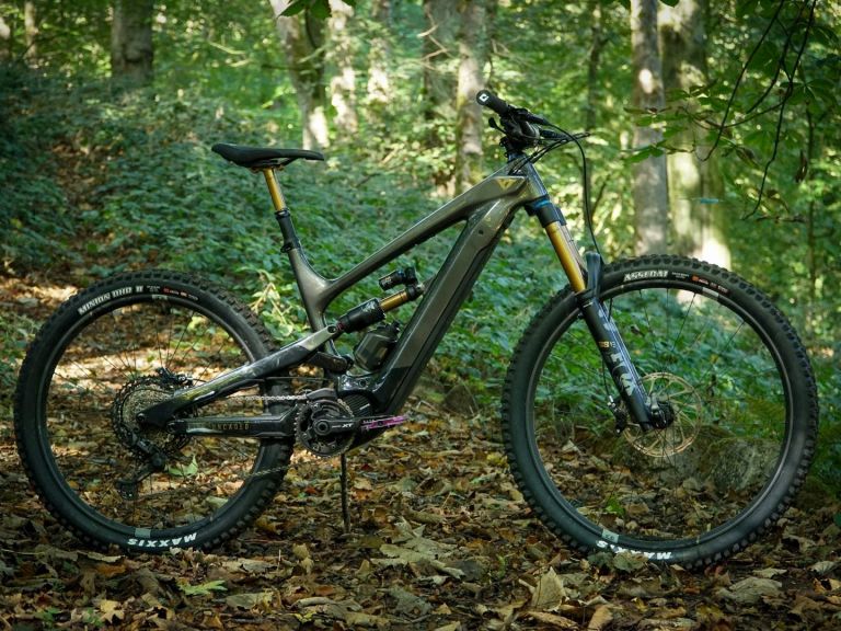 YT Decoy Elite Review: A great value eMTB with a flashy £6299 price tag!