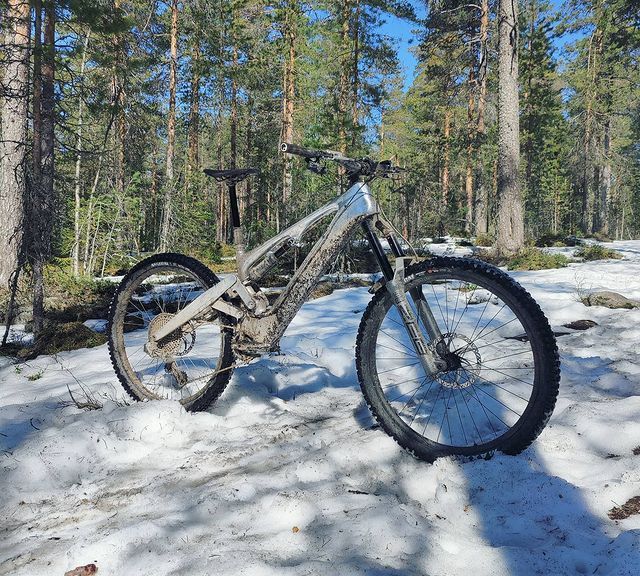 Pole’s 725wh eMTB grabs the spotlight again with SRAM motor?