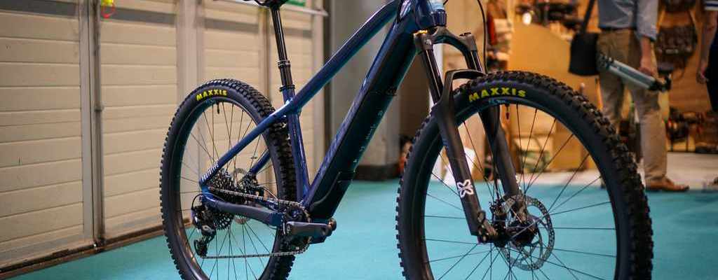 If you thought everything new was already seen at Eurobike, then think again! Kinesis has just launched a new e-MTB hardtail called the Rise at the NEC.