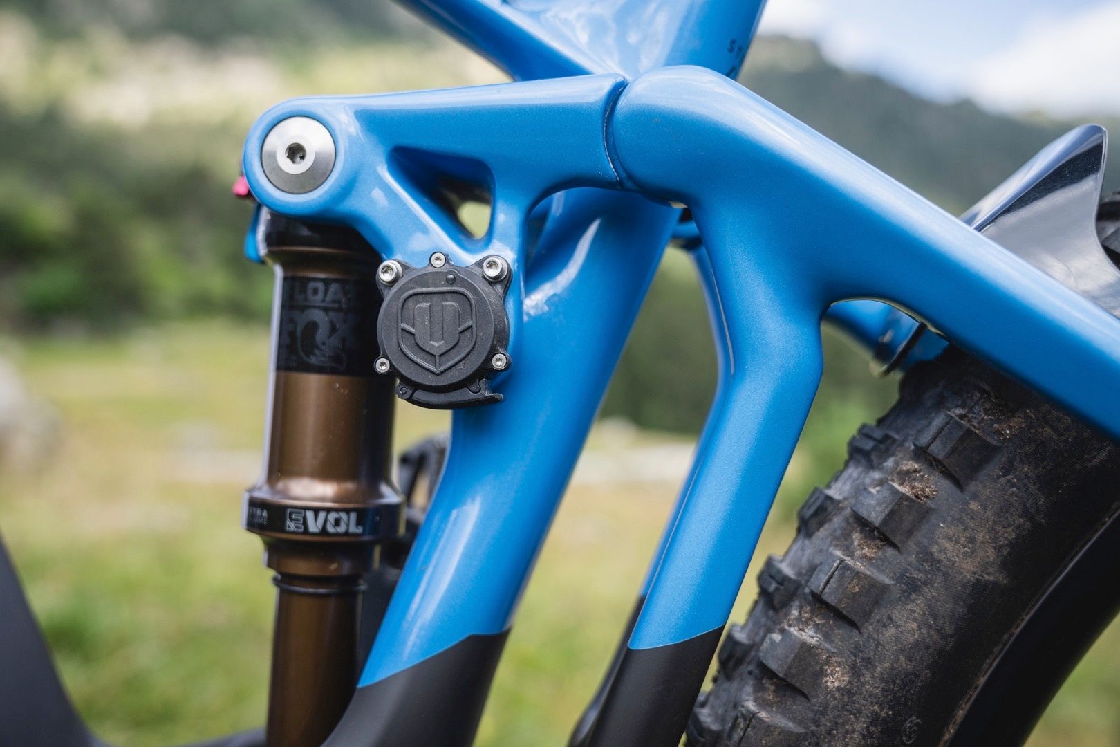 The 2022 Mondraker Crafty Carbon’s MIND monitors sag, airtime and more, plus more 2022 updates