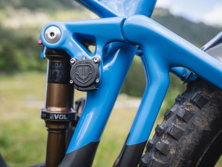 The 2022 Mondraker Crafty Carbon’s MIND monitors sag, airtime and more, plus more 2022 updates