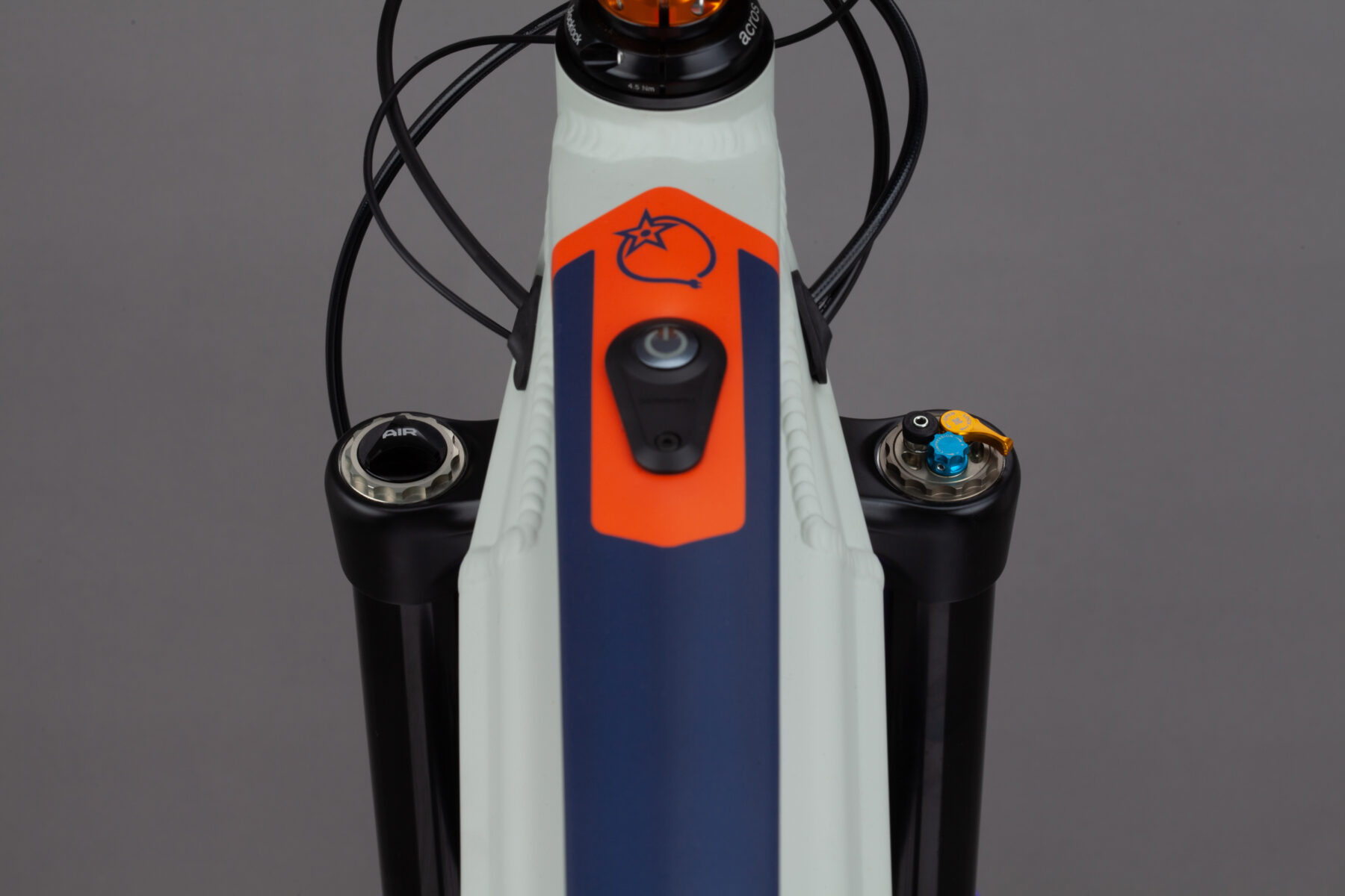 Orange Phase MX Team: 170mm + 630Wh = 25% funner