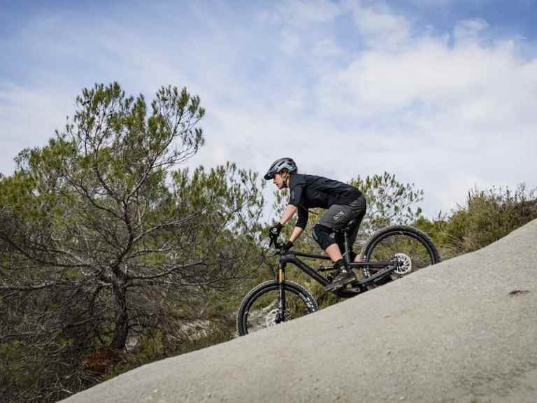 Women’s Specific Geometry On The Canyon Spectral WMN CF SLX 9.0 – How Different Can It Be?