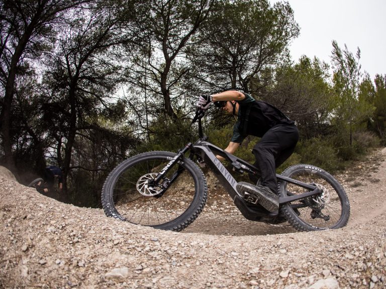 New Canyon Spectral:ON CFR has a 900Wh battery