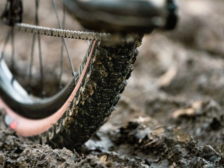 New Hutchinson Tundra Tyre – What Tyres For Wet Gravel?