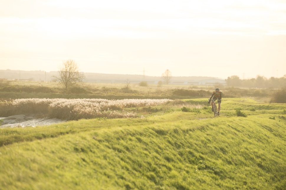 riding along the river thames gritcx magazine