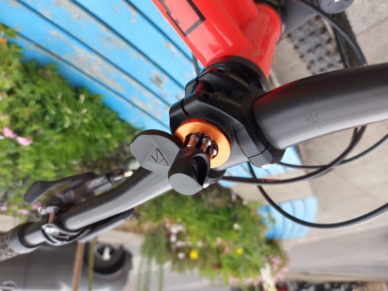 Granite Design Stash RT: ratchet in your steerer