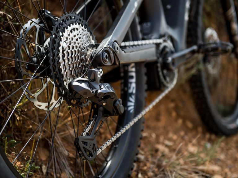 Change gear without pedalling with Shimano FREE SHIFT