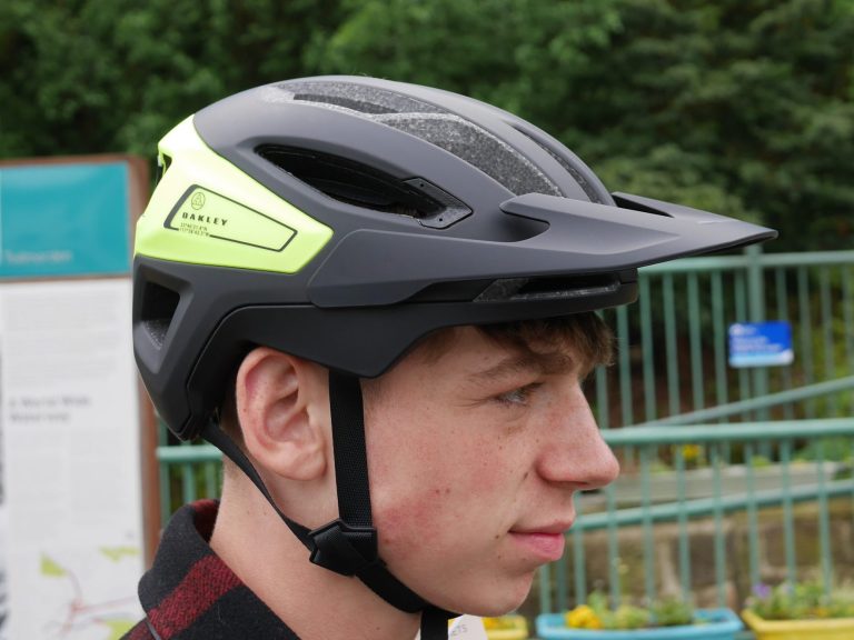 Oakley DRT3 MIPS Helmet Review: Super Stable