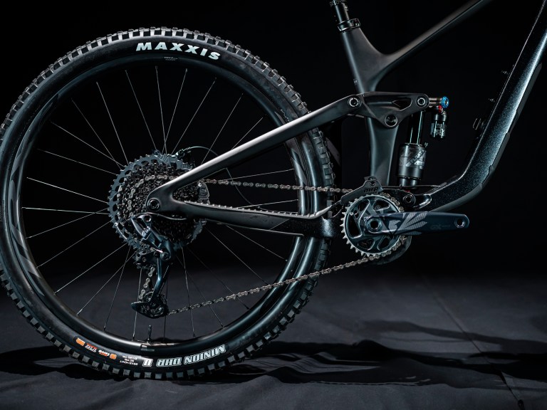 NBD: Giant Reign, Scott 15.4kg ebike, Commençal TEMPO, Pinnacle Arkose X and…