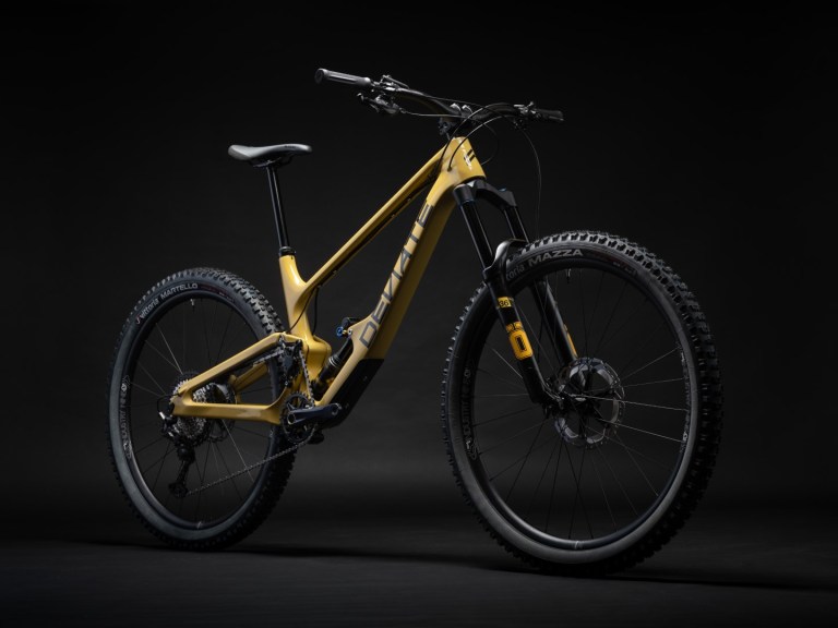 NBD: Deviate Highlander II, Pivot Mach 4 SL, Polygon Siskiu TE E-MTB…