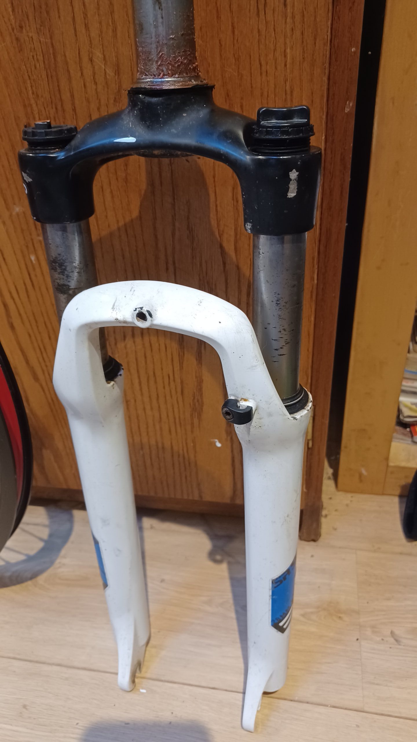WTD: 26inch Air Forks 100mm or 120mm qr 200mm straight steerer