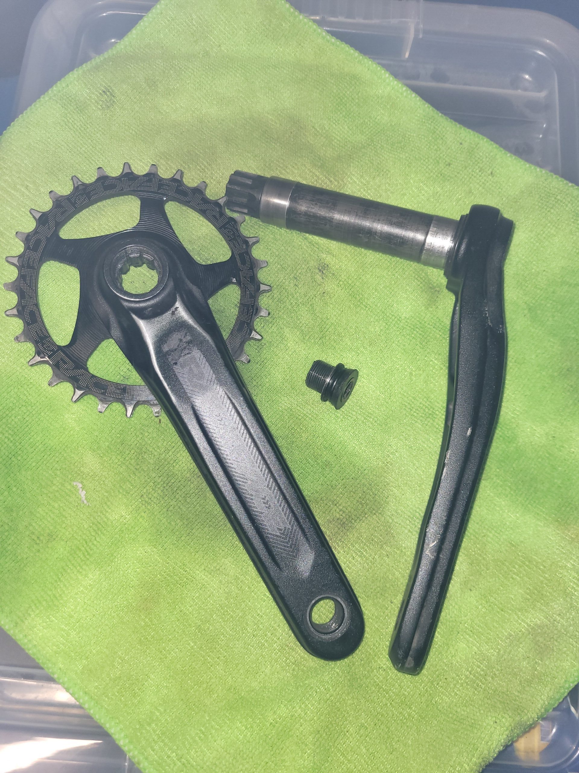 170mm Raceface Aeffect cranks with 30t narrowide