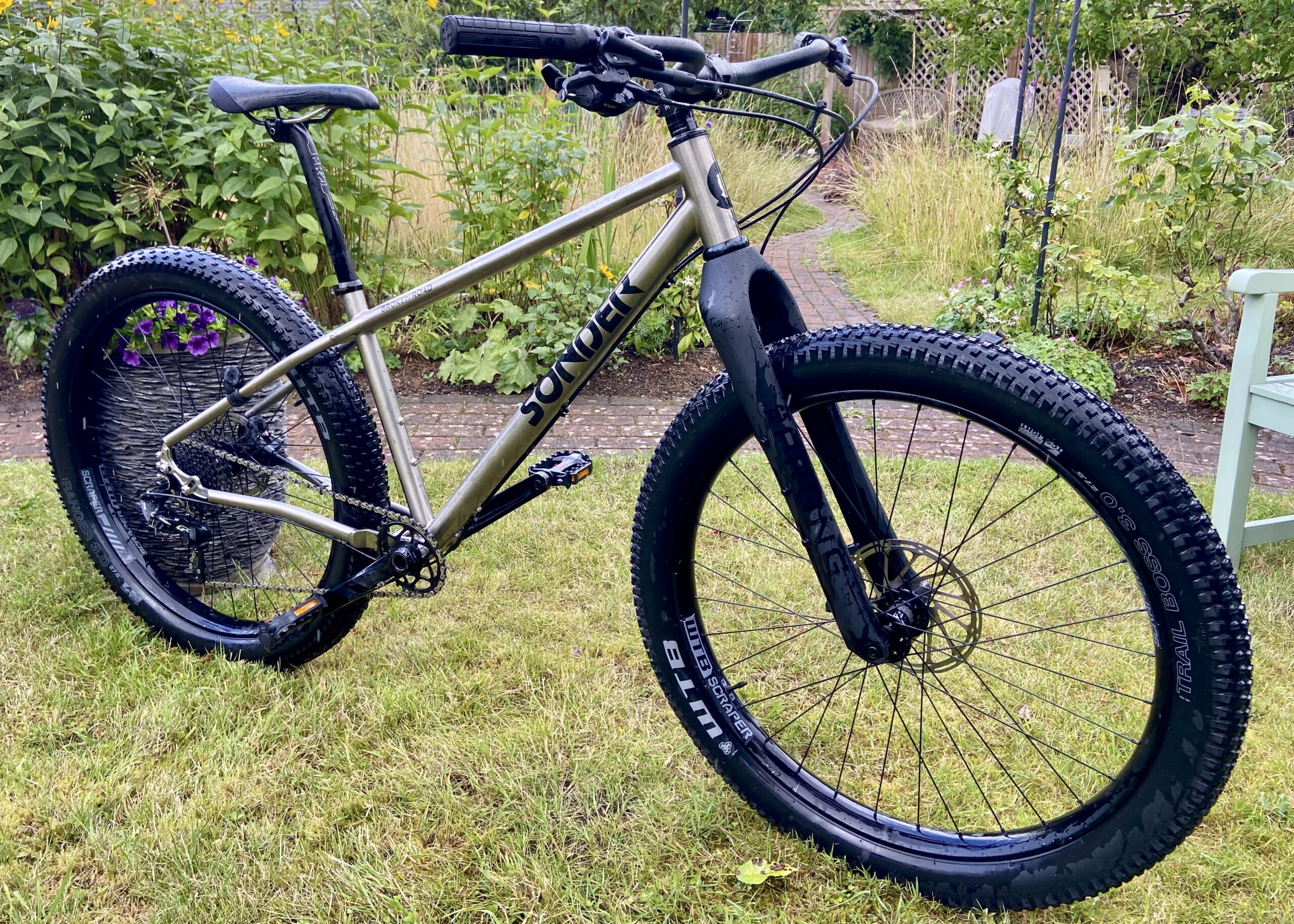 Sonder Broken Road, Medium, Titanium Frame, Carbon Fork, Adventure Bike, RRP around £2700