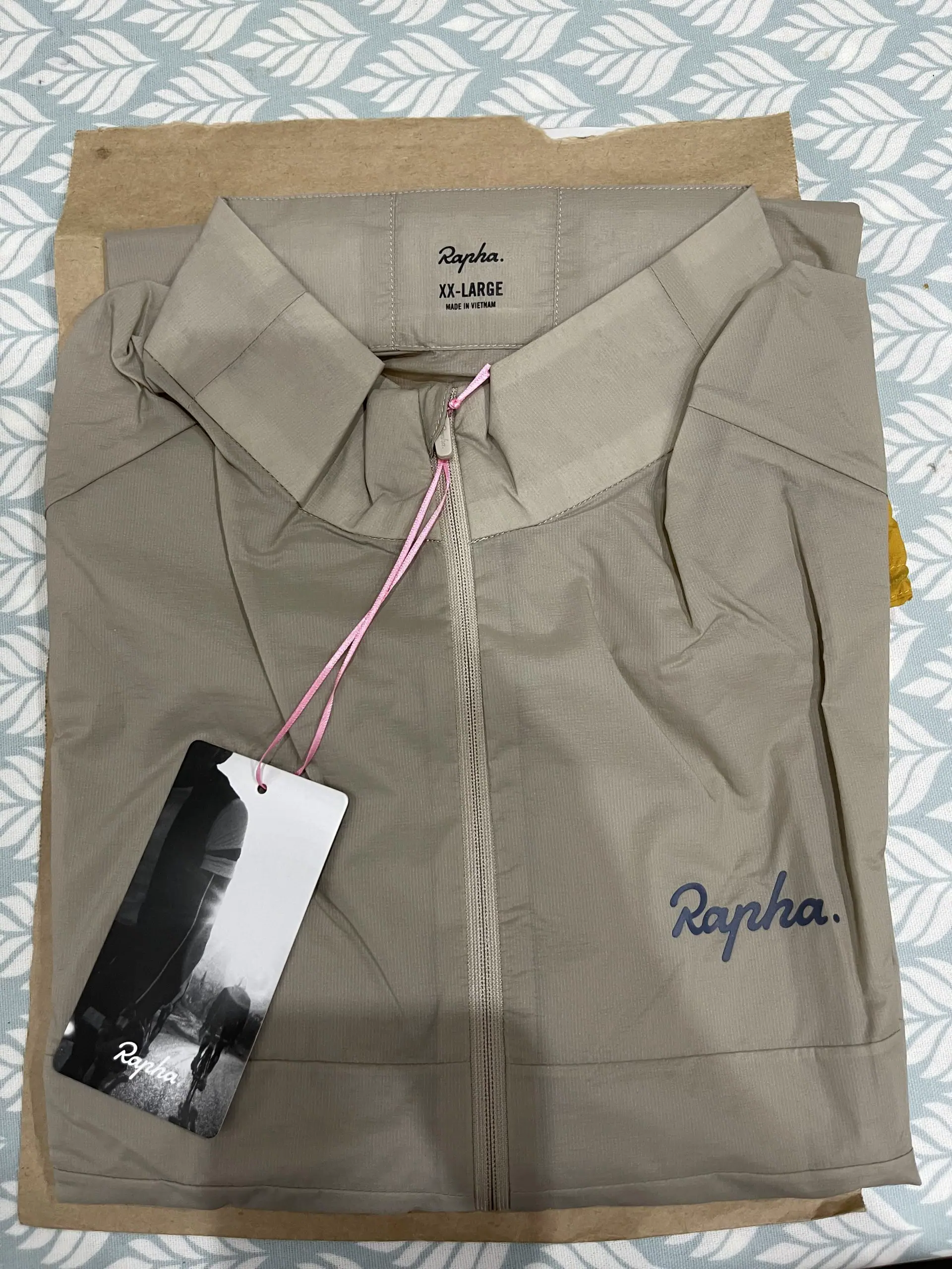 Rapha Men’s Explore Lightweight Jacket – Brand New