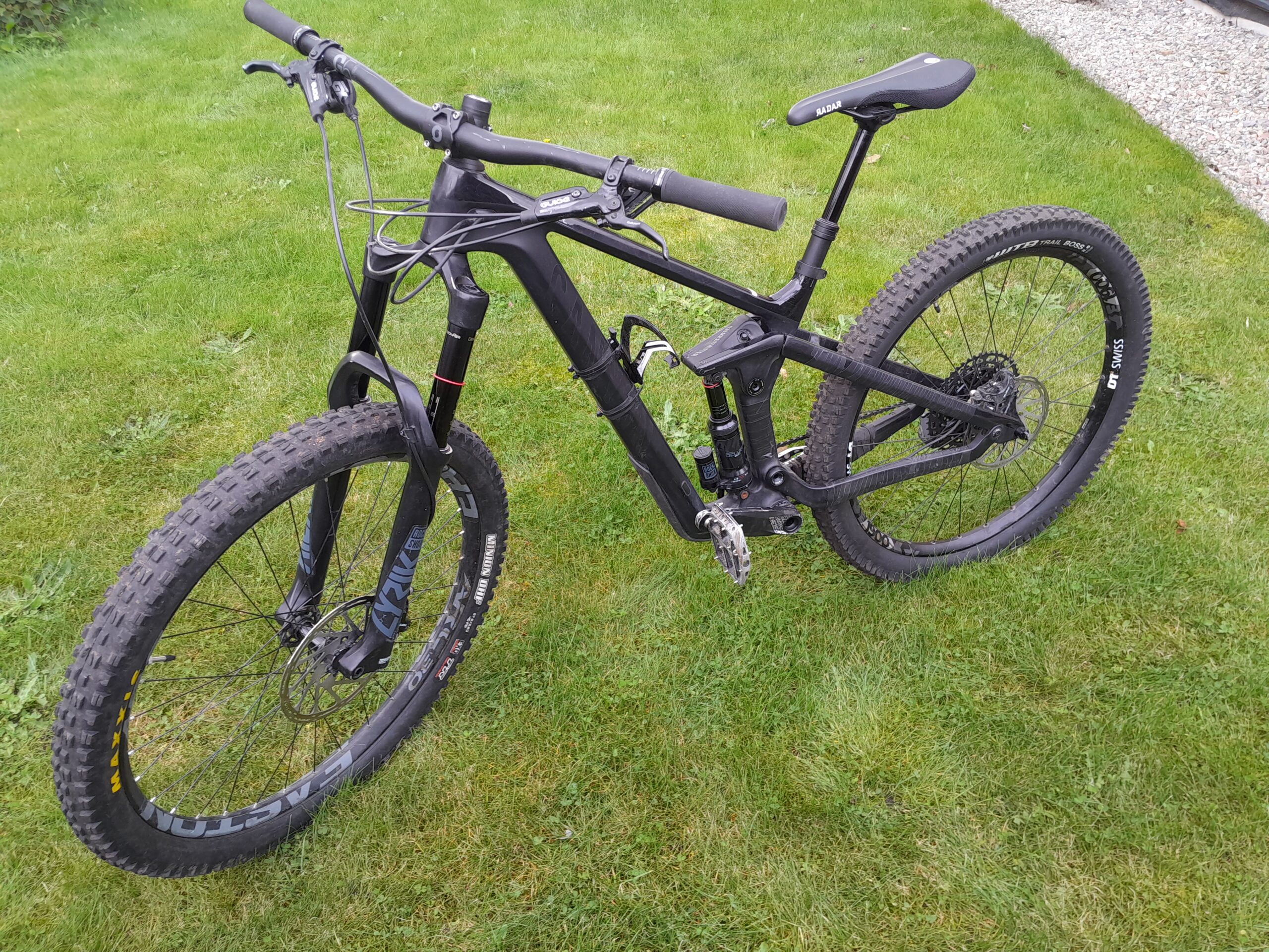 Canyon strive CF7 2019 small 180 mm lyriks