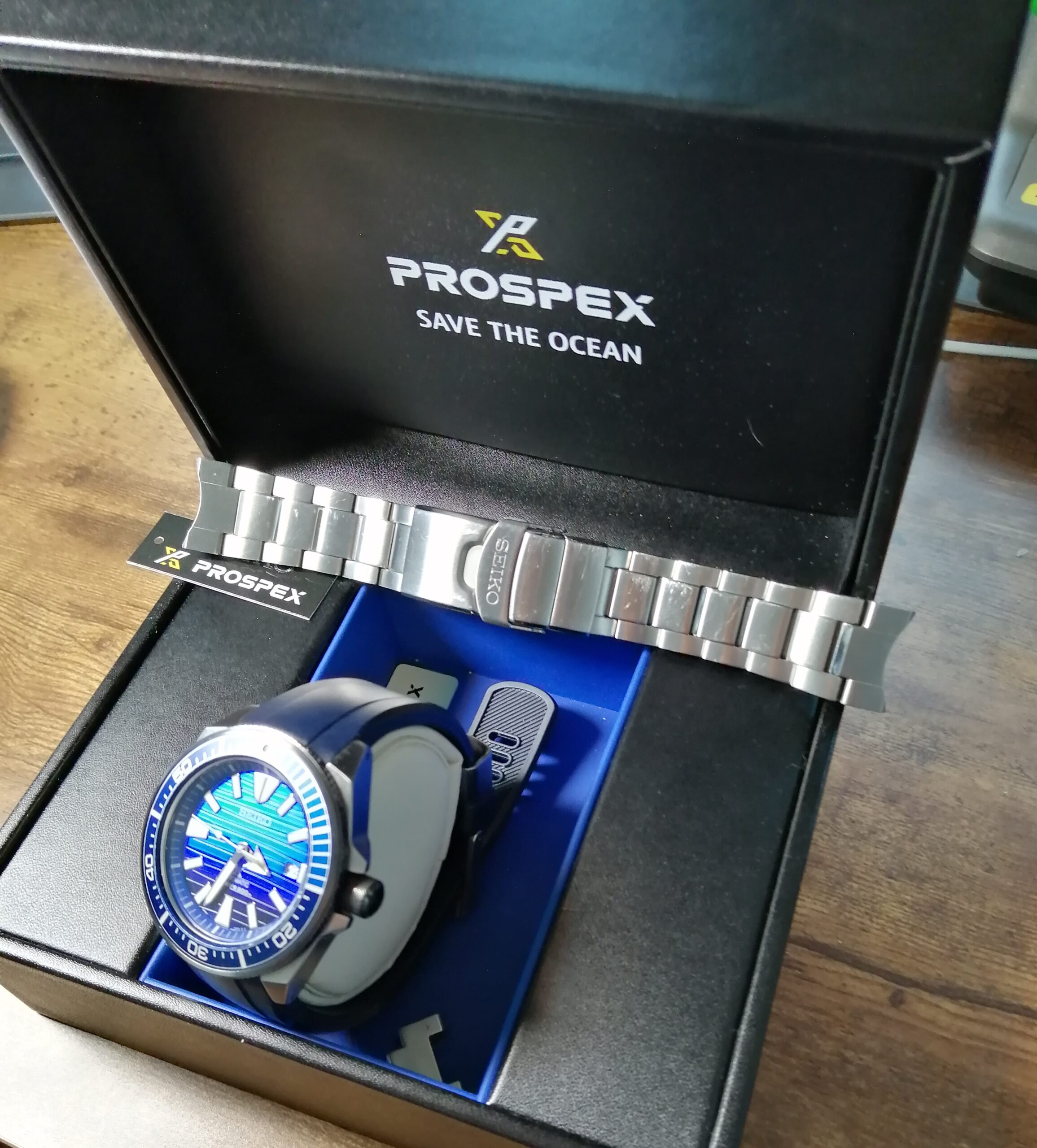 Seiko Samurai Save the c/w bracelet and silicon strap