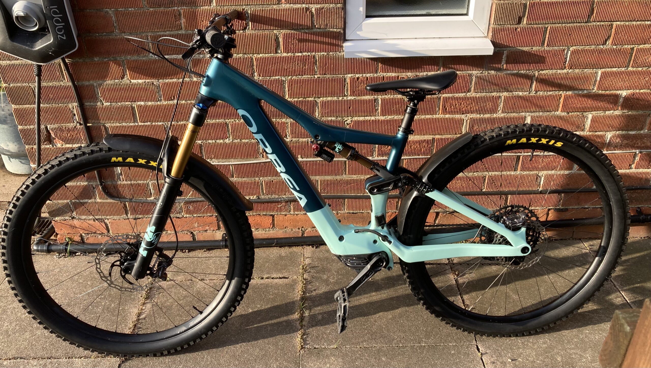 Orbea Rise M10 lightweight carbon fibre eMTB e-bike + upgrades – Medium