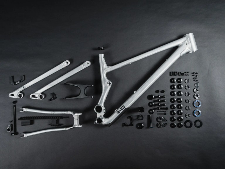 NBD: Raaw Madonna V3, Neko Frameworks, Spesh Kenevo SL 2…